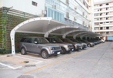 膜結構停車棚 47