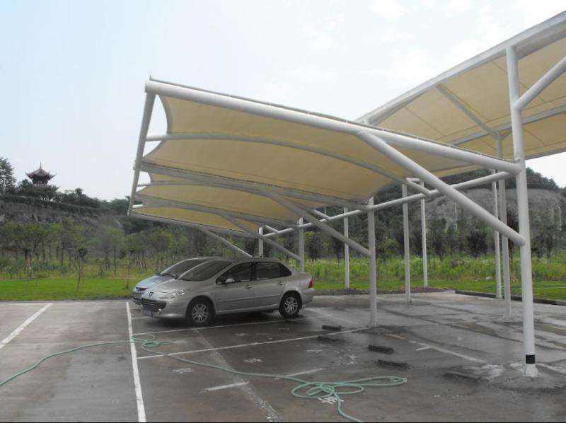 膜結(jié)構(gòu)車棚比傳統(tǒng)車棚的優(yōu)點有哪些？